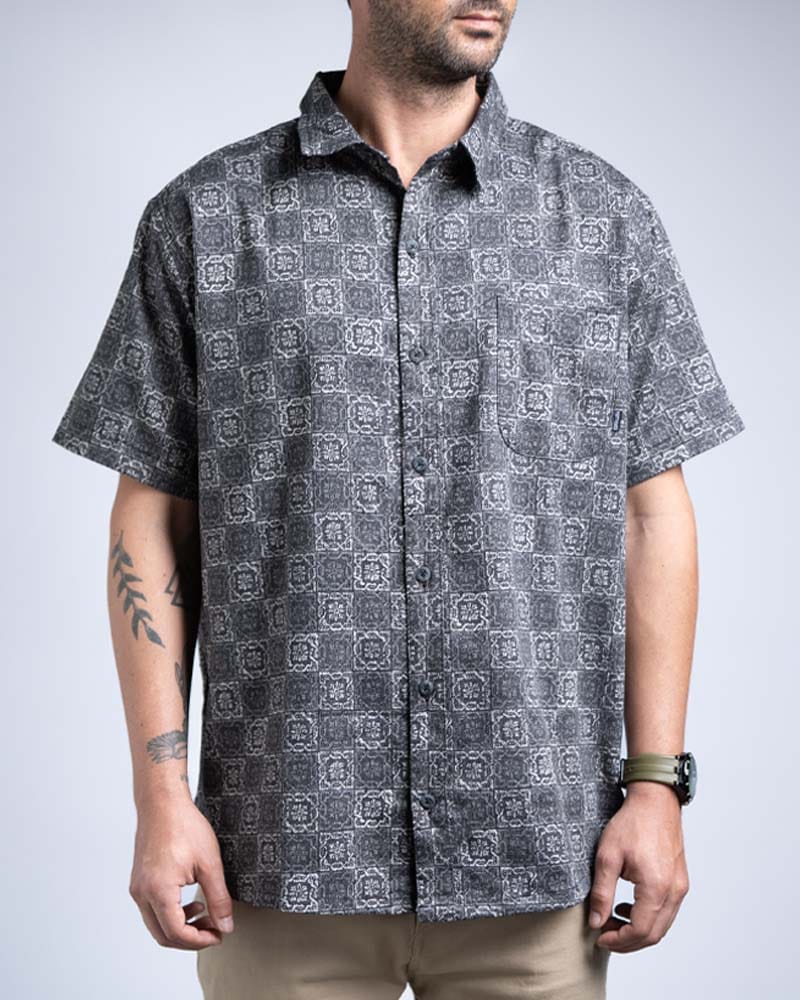 CAMISA MC NEGRA FRONTAL 4-5